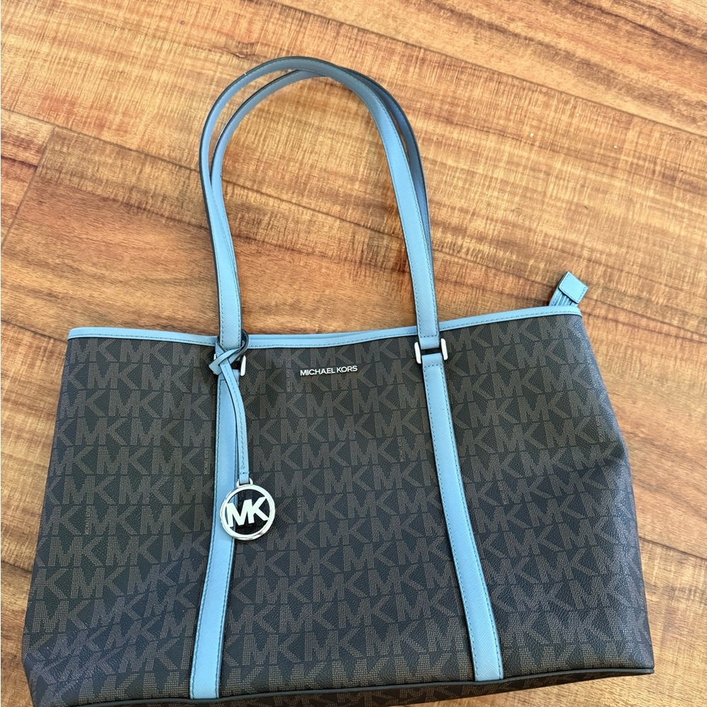 Michael Kors Signature Zippered Tote in blue and brown NWOT